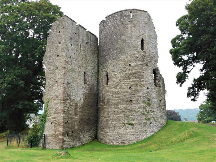 Crickhowell Castle